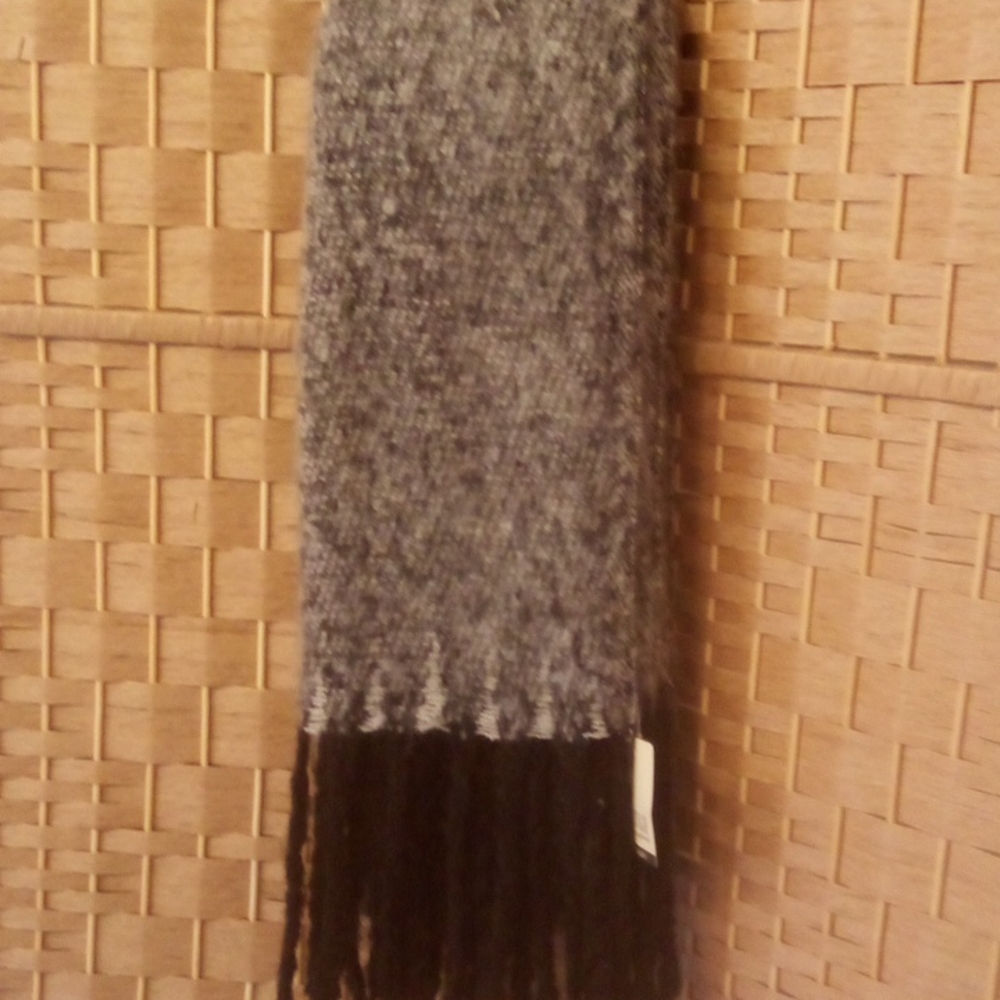 Very soft scarf